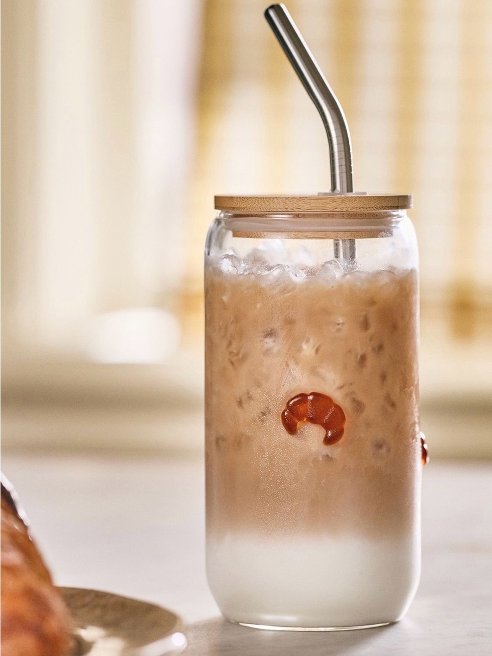 Anthropologie Icon Glass Tumbler with Lid
Crossaint  🥐